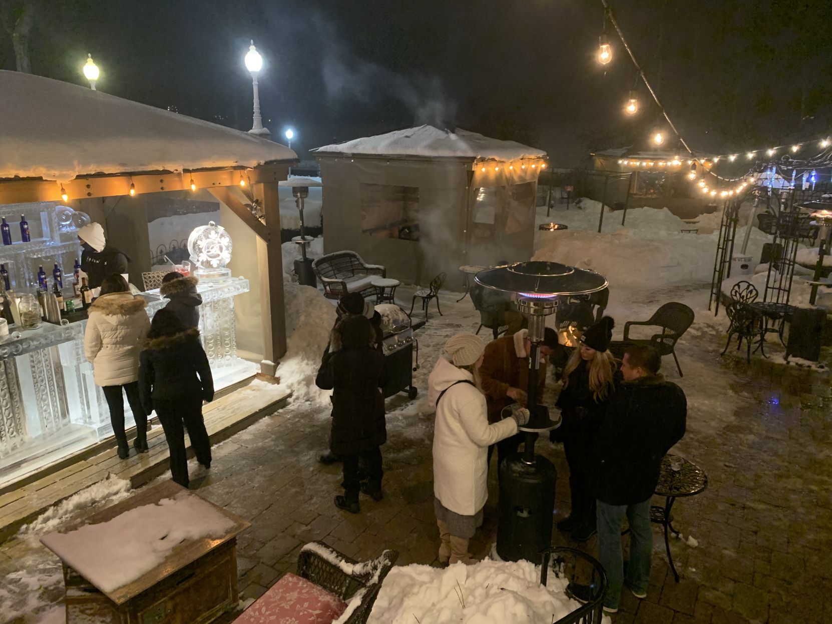 Winterfest 2021: Baker House fire and ice bar
